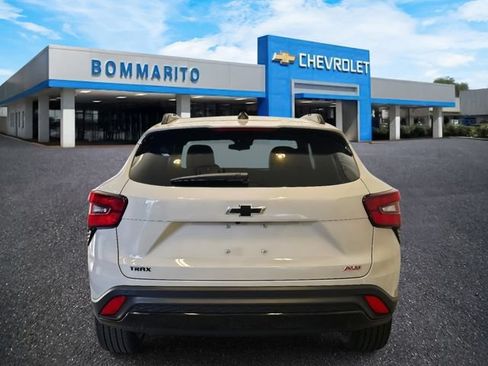 New 2026 Chevrolet Trax RS w/ Sunroof Package FWD image 4