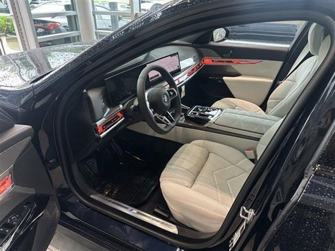 New 2025 BMW 760i xDrive w/ Executive Package image 12