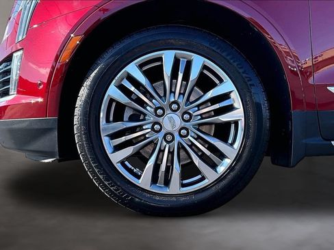Used 2018 Cadillac XT5 Premium Luxury w/ Driver Assist Package FWD image 9