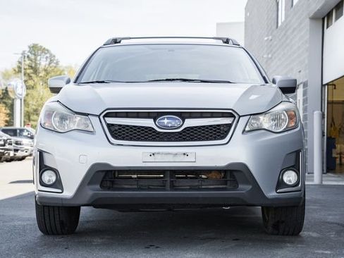 Used 2017 Subaru Crosstrek 2.0i Premium image 3