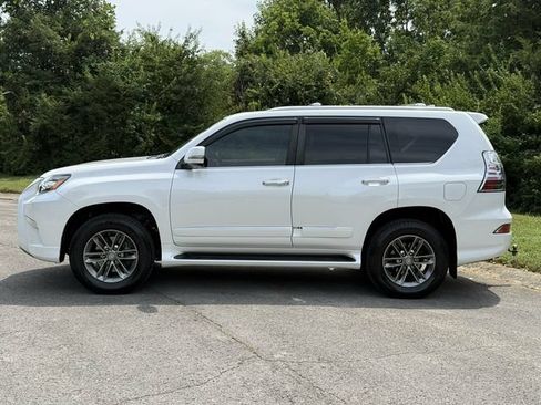 Used 2016 Lexus GX 460 w/ Premium Package AWD/4WD image 3