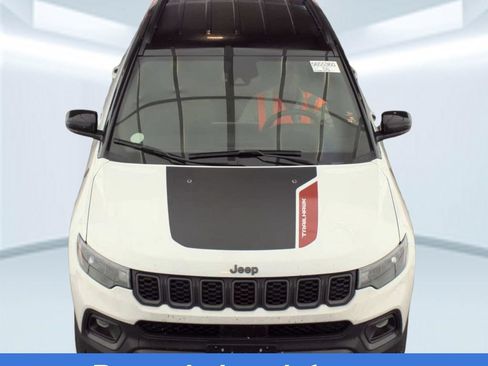 Used 2024 Jeep Compass Trailhawk AWD/4WD image 12