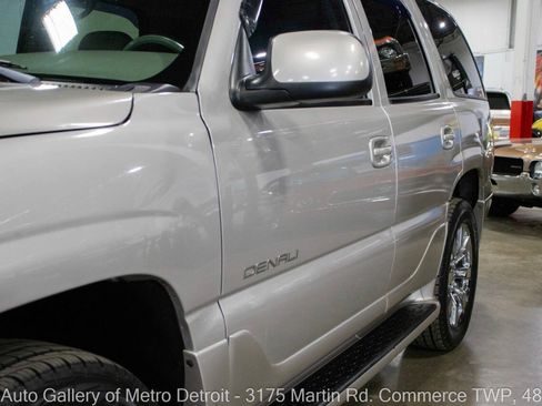 Used 2005 GMC Yukon Denali AWD/4WD image 21