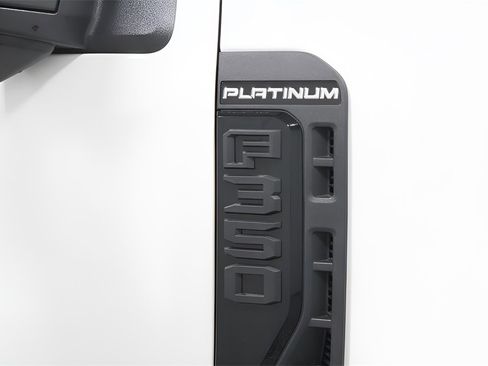 Used 2025 Ford F350 Platinum image 34