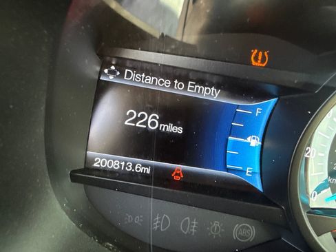 Used 2016 Ford Edge SEL w/ Equipment Group 201A AWD/4WD image 16