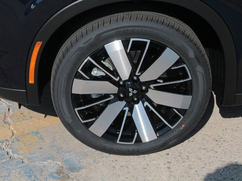 New 2025 Mitsubishi Outlander SE image 2