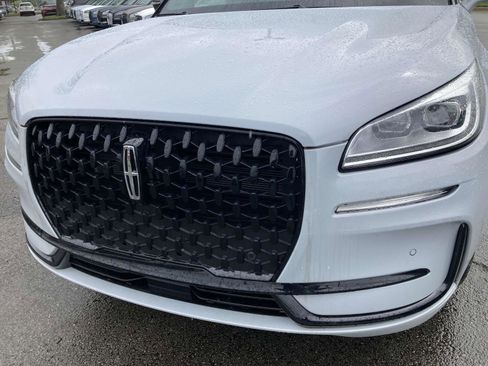 New 2025 Lincoln Corsair Reserve w/ Equipment Group 202A image 10