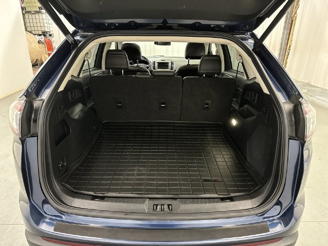 Used 2017 Ford Edge Titanium w/ Equipment Group 301A AWD/4WD image 26