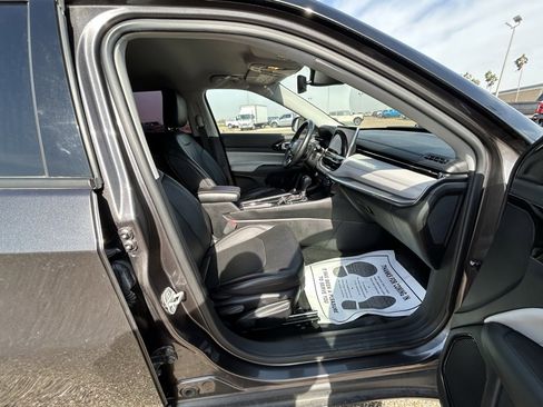 Used 2022 Jeep Compass Limited image 21