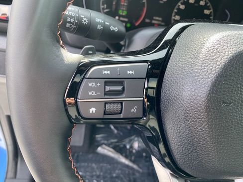 Used 2025 Honda Pilot TrailSport image 21