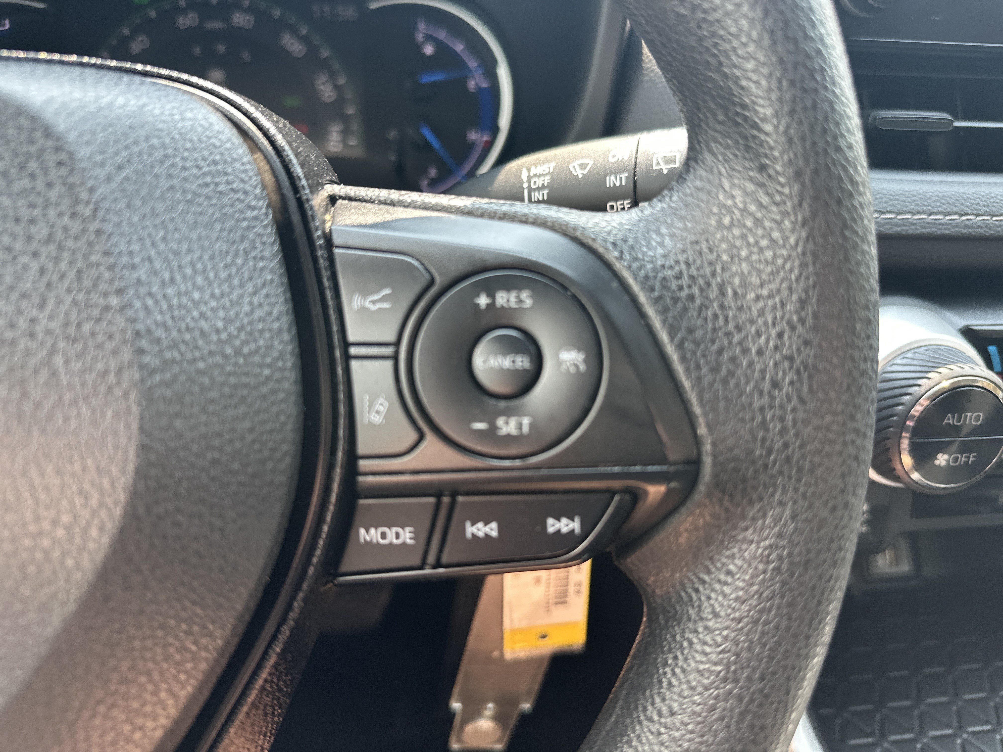 Used 2024 Toyota RAV4 LE AWD/4WD image 19