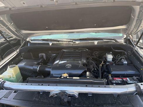 Used 2015 Toyota Tundra SR5 w/ SR5 Upgrade Package image 11