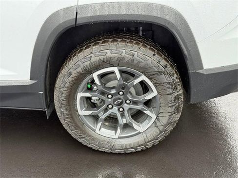 New 2026 Chevrolet Equinox ACTIV w/ Convenience Package III image 4