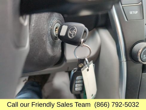 Used 2016 Toyota Camry LE image 28