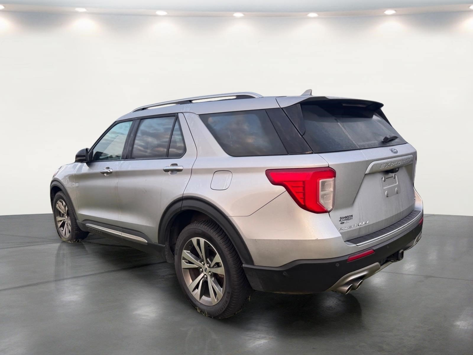 Used 2020 Ford Explorer Platinum w/ Premium Technology Package AWD/4WD image 16