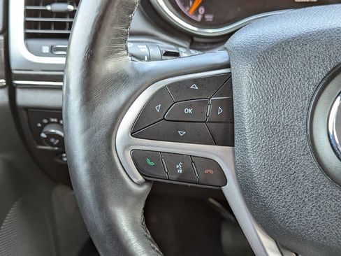 Used 2018 Jeep Grand Cherokee Limited image 23