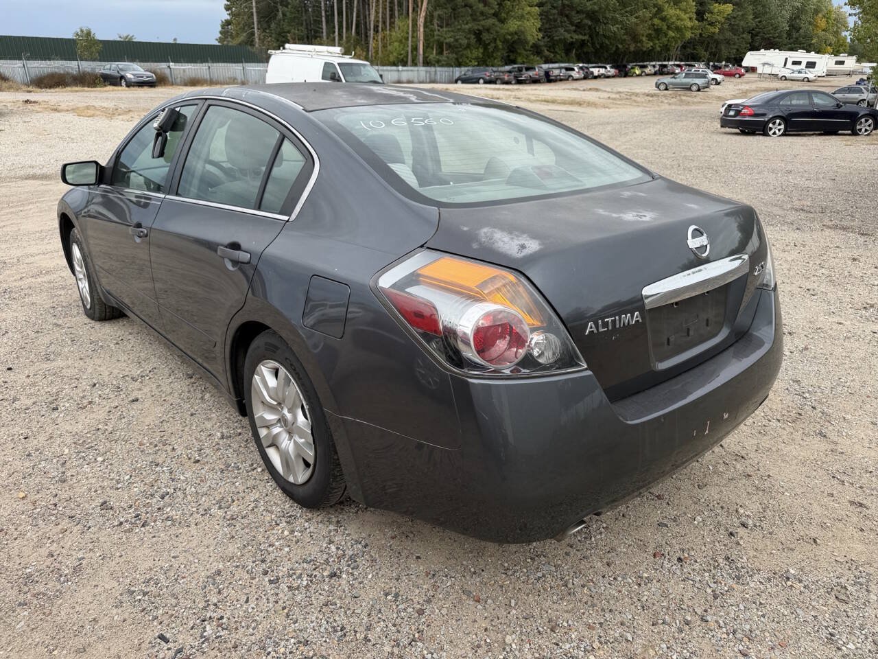 Used 2010 Nissan Altima 2.5 S FWD image 3