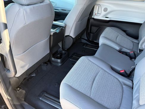 New 2026 Toyota Sienna LE image 18