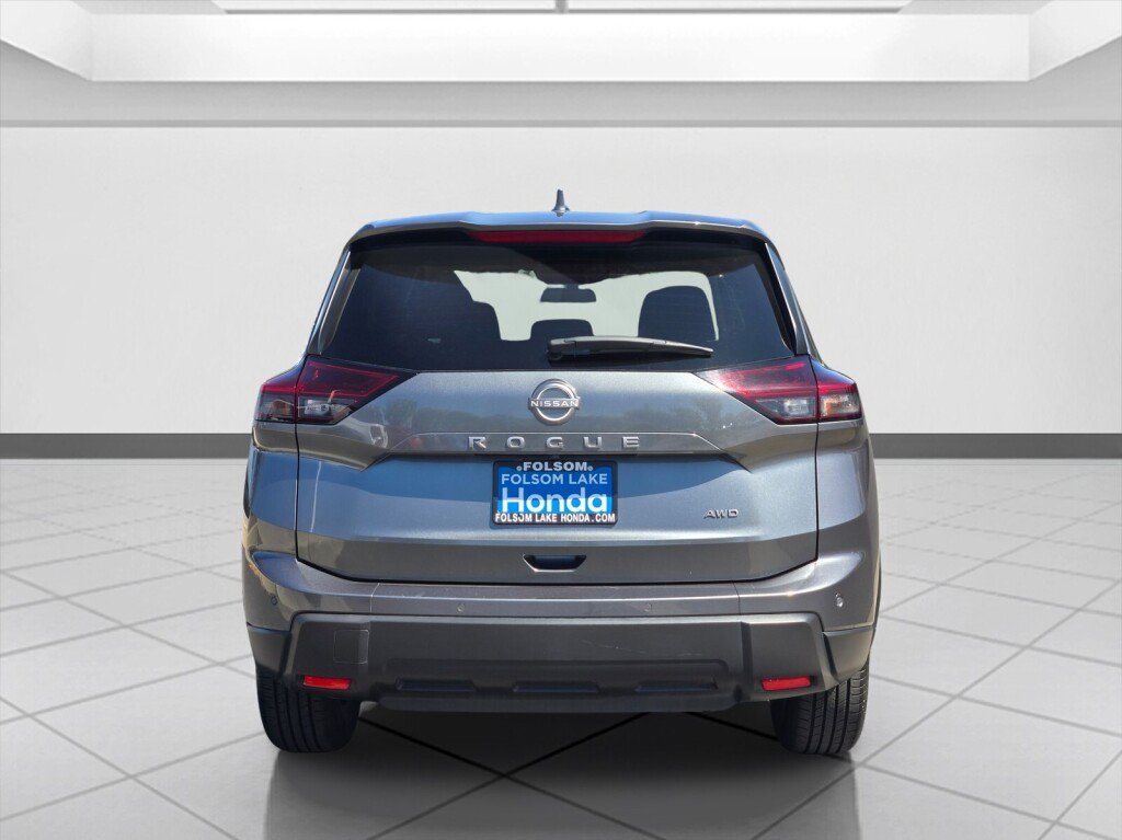 Used 2025 Nissan Rogue SV AWD/4WD image 6