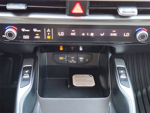 New 2026 Kia Sorento S image 14