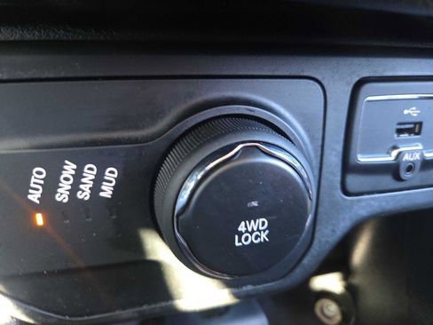 Used 2018 Jeep Renegade Altitude image 15