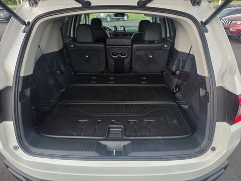 Certified 2025 Honda Pilot EX-L image 13