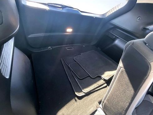 Used 2022 Ford Escape SE w/ SE Sport Appearance Package image 28