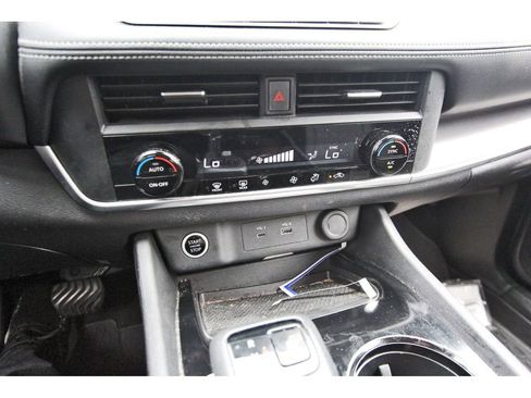 Used 2023 Nissan Rogue SV FWD image 21