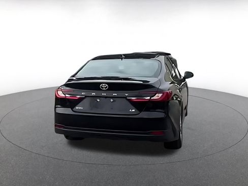 Used 2025 Toyota Camry LE image 10