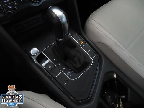 Used 2019 Volkswagen Tiguan SE image 18