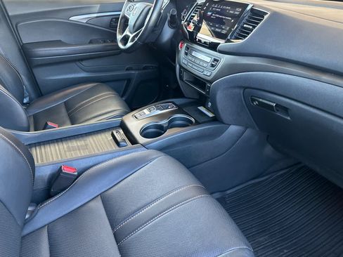 Used 2023 Honda Passport TrailSport image 17