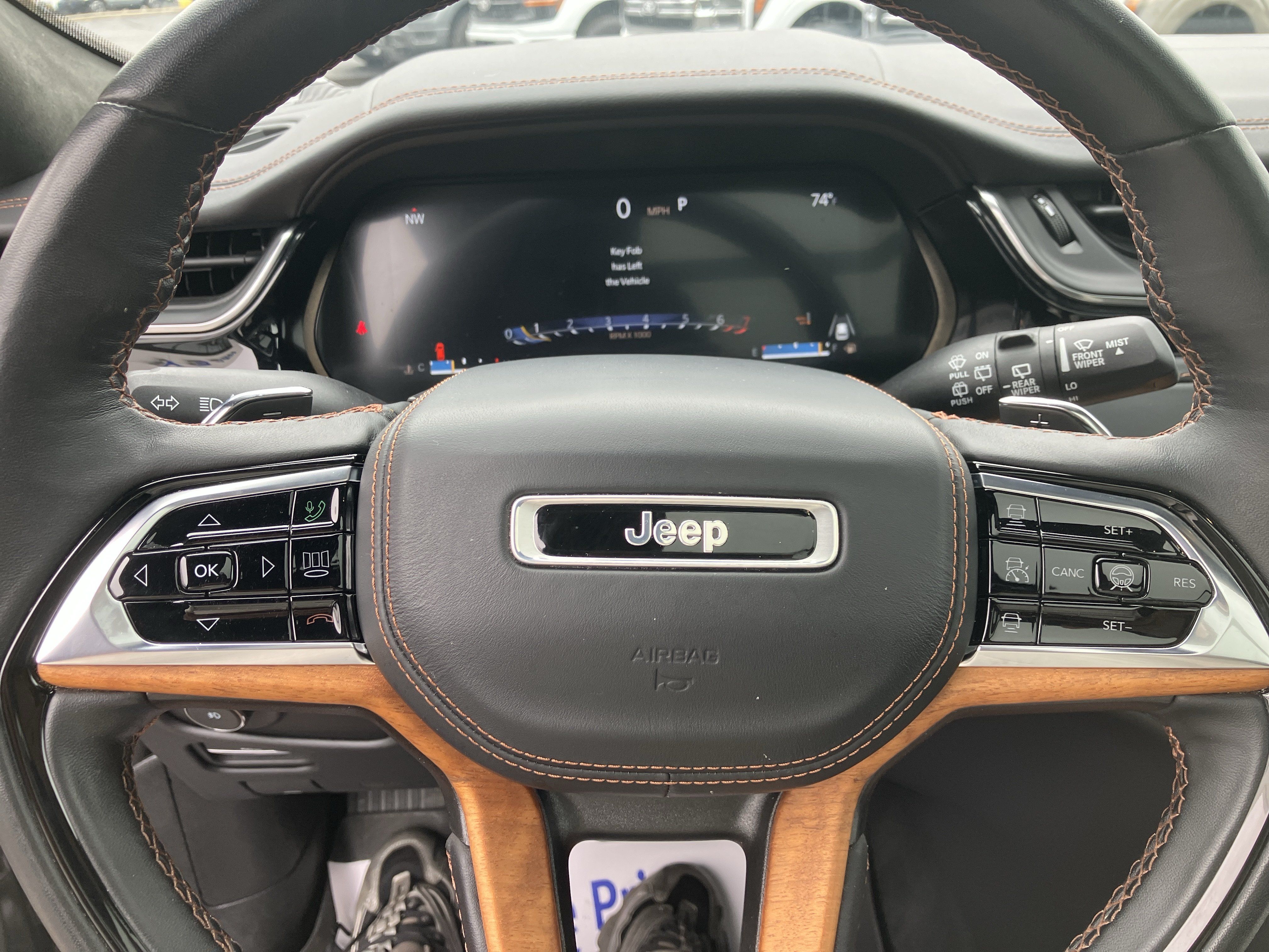 Used 2022 Jeep Grand Cherokee Summit AWD/4WD image 26