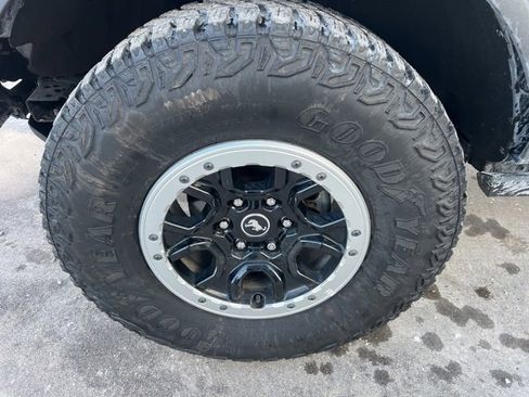 Used 2023 Ford Bronco Badlands w/ Sasquatch Package image 9