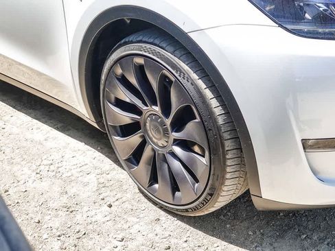 Used 2024 Tesla Model Y Performance AWD/4WD image 7