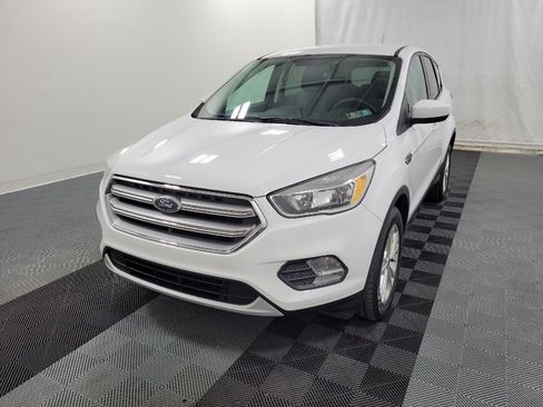 Used 2017 Ford Escape SE w/ SE Cold Weather Package AWD/4WD image 15