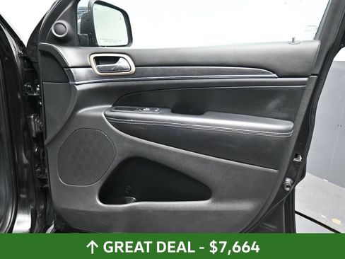 Used 2015 Jeep Grand Cherokee Overland AWD/4WD image 18