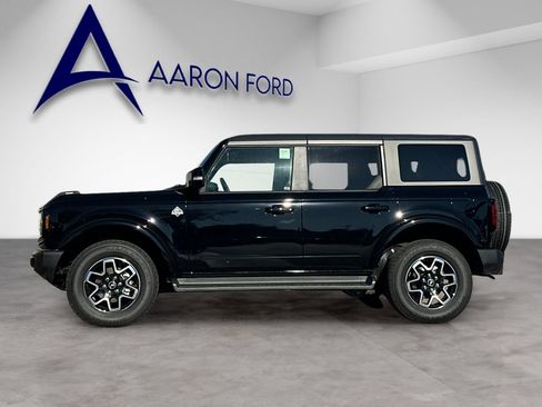 New 2025 Ford Bronco Outer Banks image 2