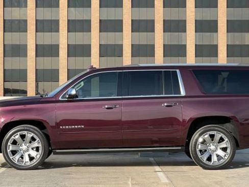 Used 2017 Chevrolet Suburban Premier image 10