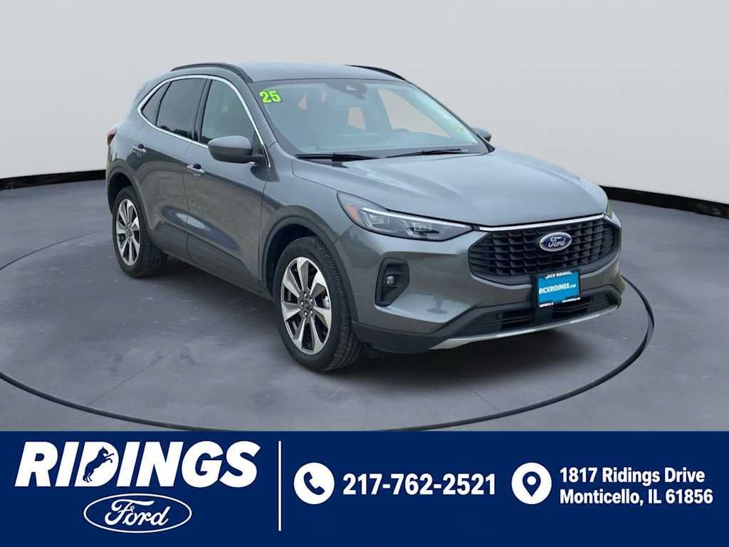 Used 2025 Ford Escape Platinum AWD/4WD image 1