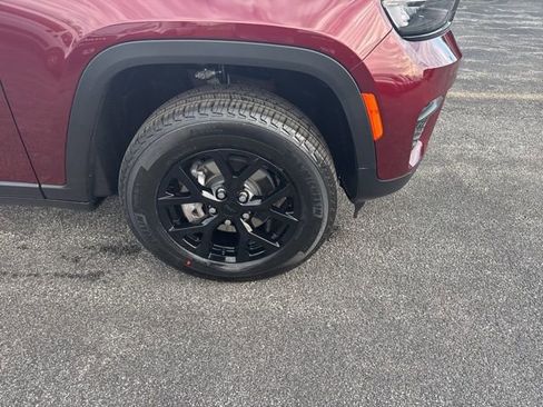 New 2025 Jeep Grand Cherokee Altitude w/ Trailer Tow Package image 12