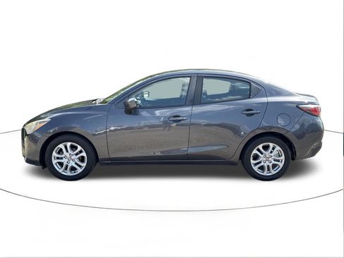 Used 2016 Scion iA FWD image 6