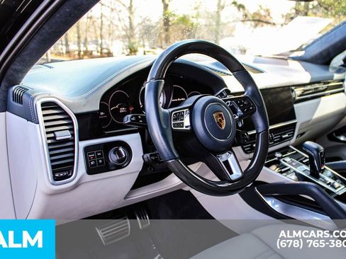 Used 2023 Porsche Cayenne Turbo image 22
