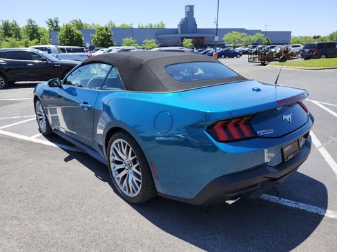Used 2026 Ford Mustang Premium RWD image 18