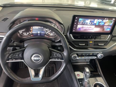 Used 2024 Nissan Altima 2.5 SR w/ SR Premium Package AWD/4WD image 16