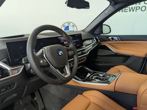 New 2026 BMW X5 xDrive50e w/ Premium Package AWD/4WD image 11