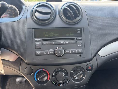 Used 2009 Chevrolet Aveo LT w/ Power and Convenience Package FWD image 13