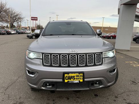 Used 2018 Jeep Grand Cherokee Overland image 3