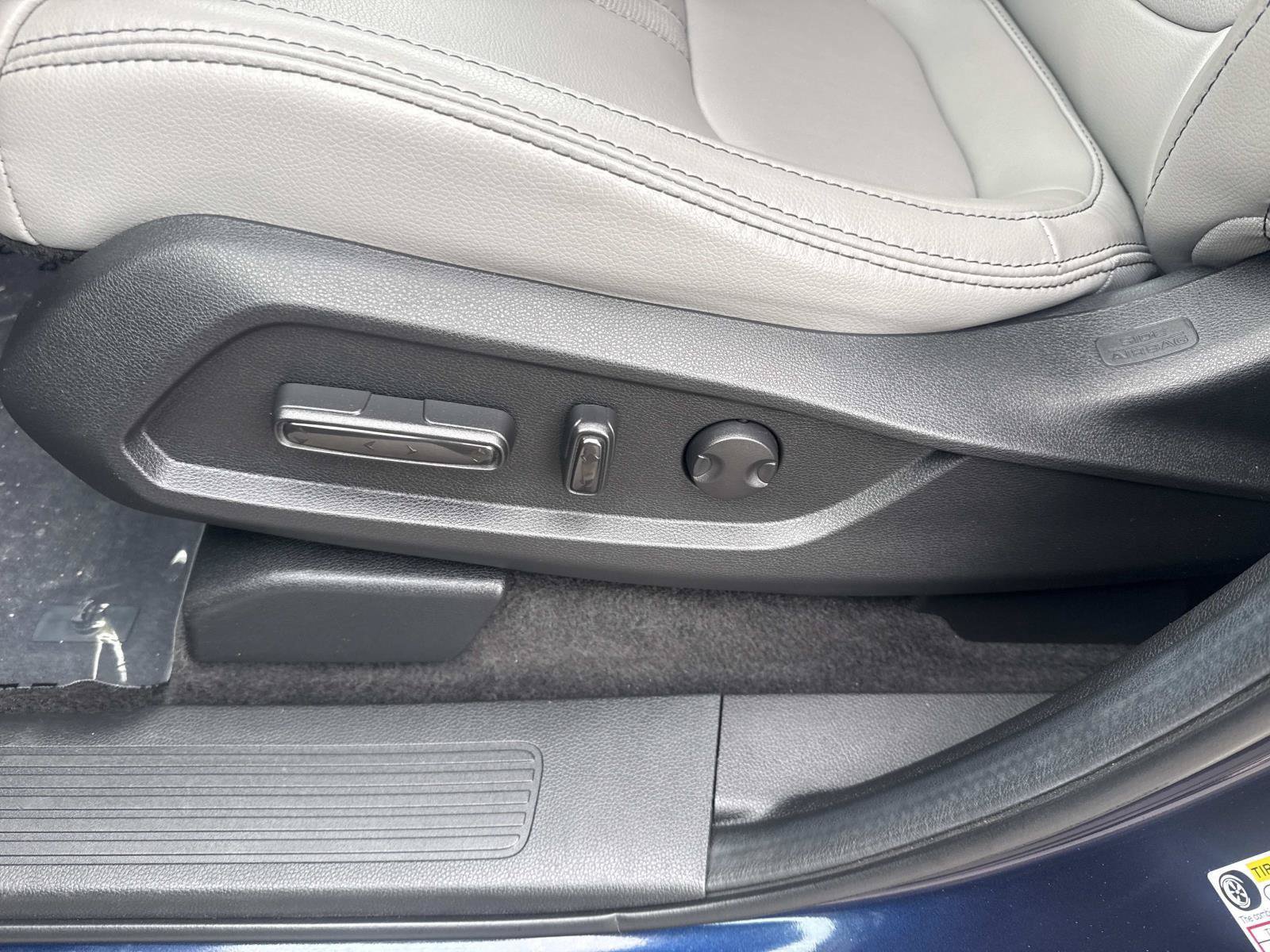 Used 2025 Honda Pilot EX-L image 19