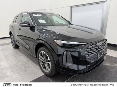 Certified 2025 Audi Q5 Premium w/ Convenience Package