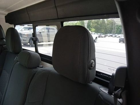 Used 2021 Jeep Gladiator Mojave AWD/4WD image 30